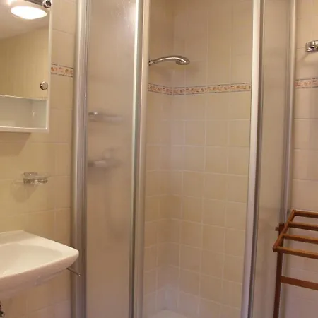 Four Seasons 1 - 1 Bedroom Apartment *