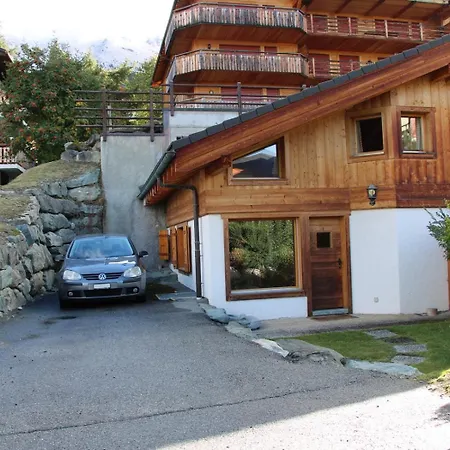 Four Seasons 1 - 1 Bedroom Apartment