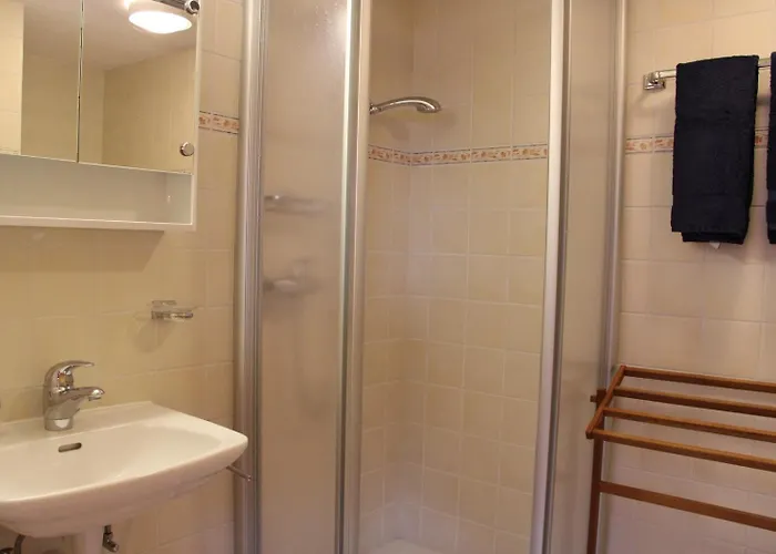 Four Seasons 1 - 1 Bedroom Apartment *